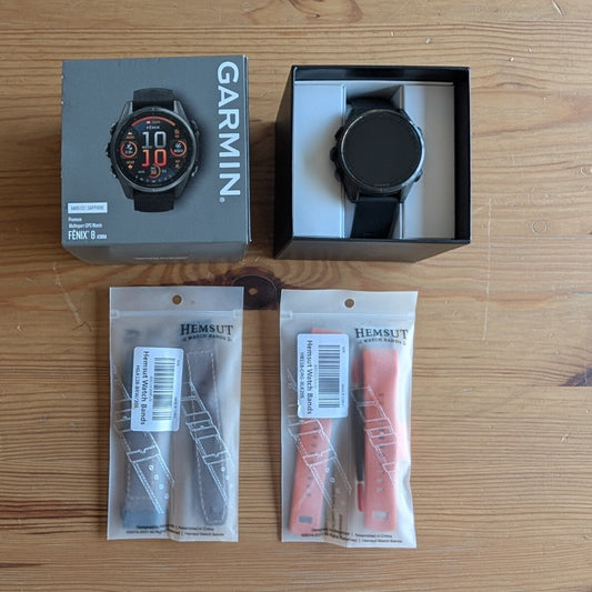 Garmin Fenix 8 Amoled Sapphire 43mm + Spare straps - Excellent Condition!